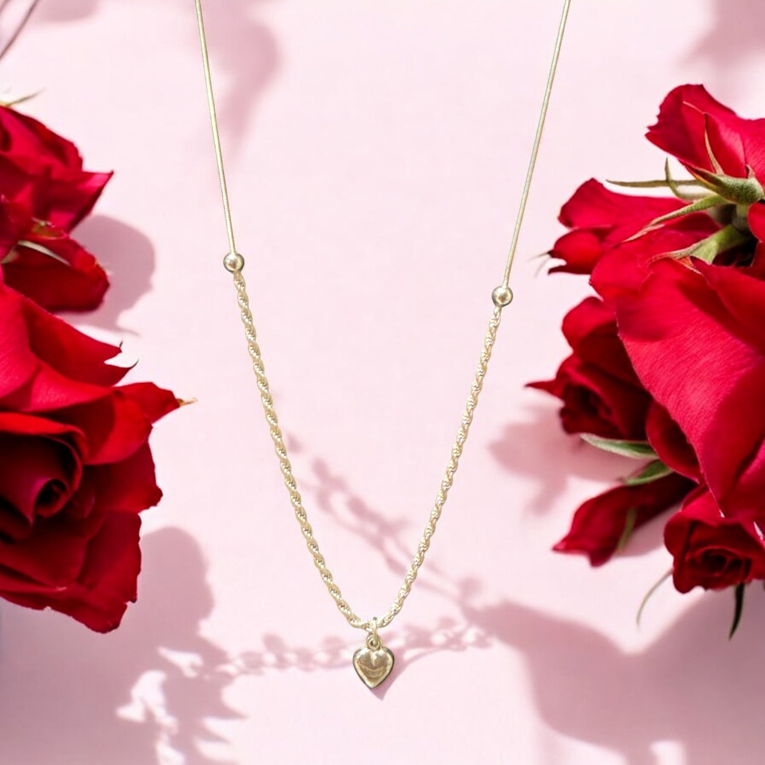 Women’s necklace with pendant
